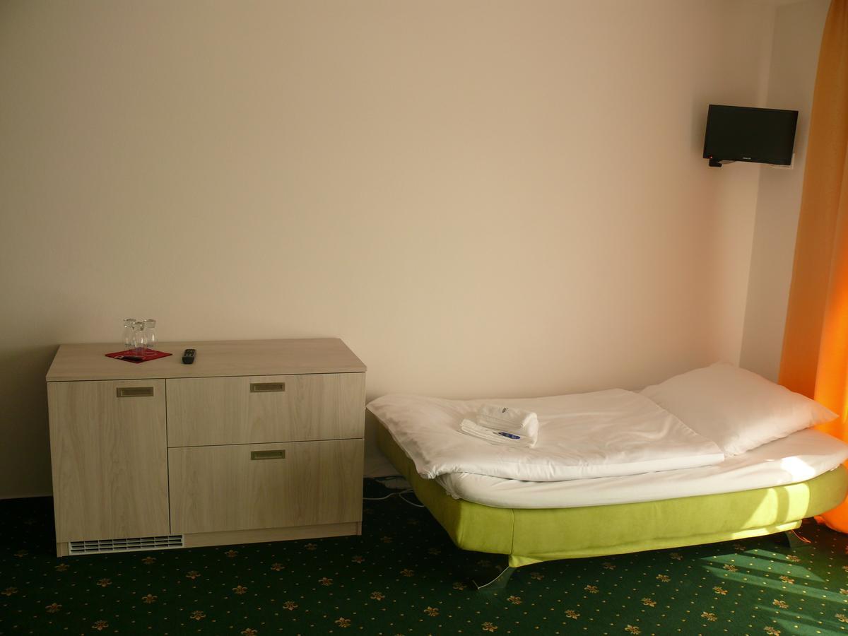 Hôtel Rezidence Holsin à Holsiny Extérieur photo