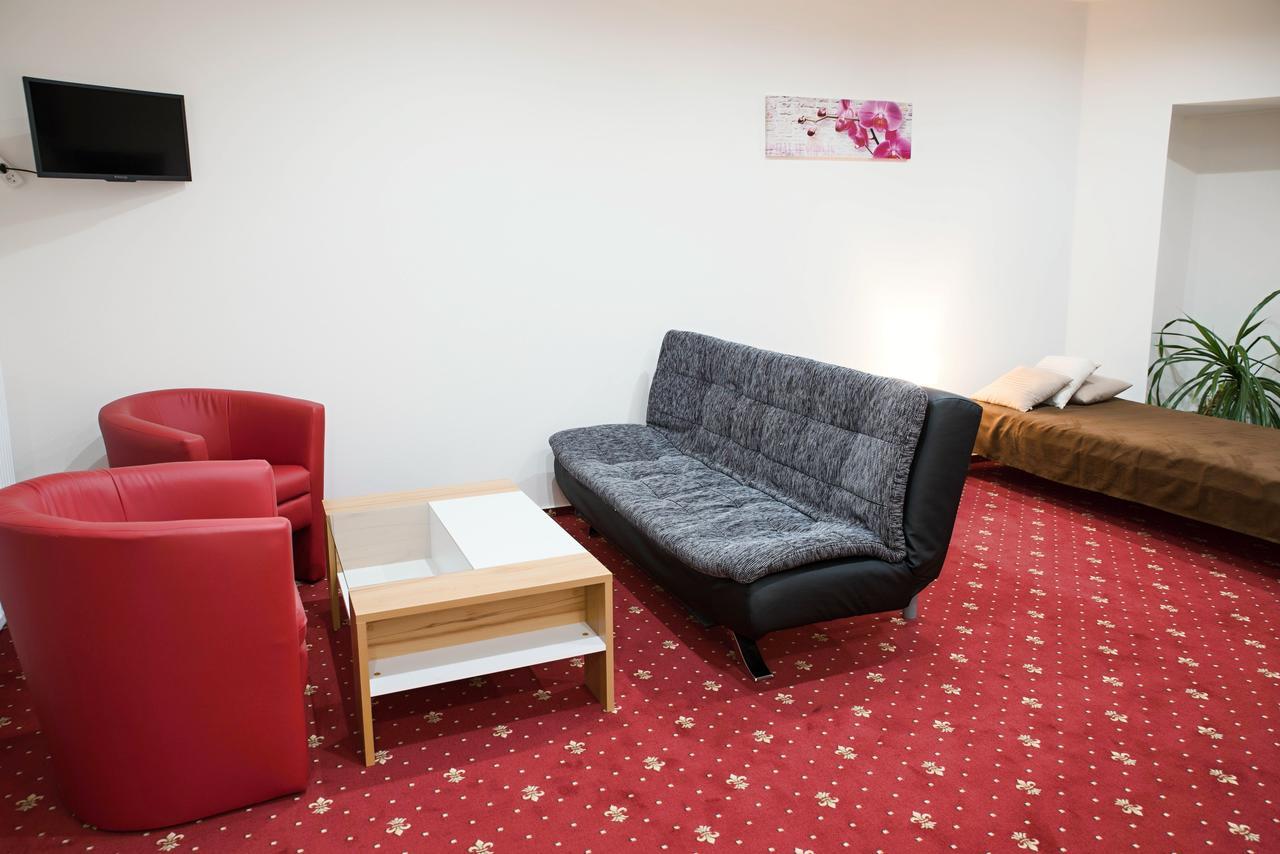 Hôtel Rezidence Holsin à Holsiny Extérieur photo